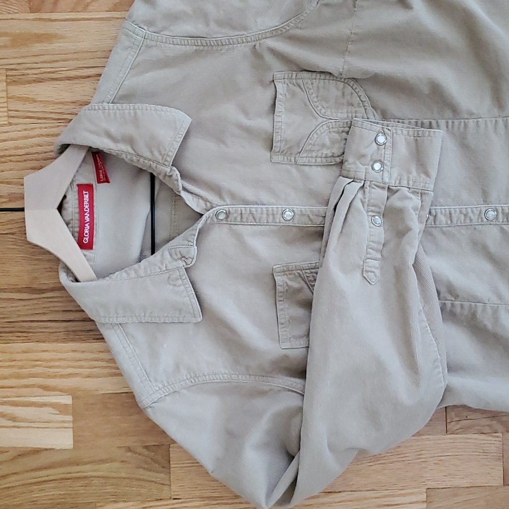 VINTAGE | Gloria Vanderbilt | Corduroy Pearl Snap Button Down | Medium